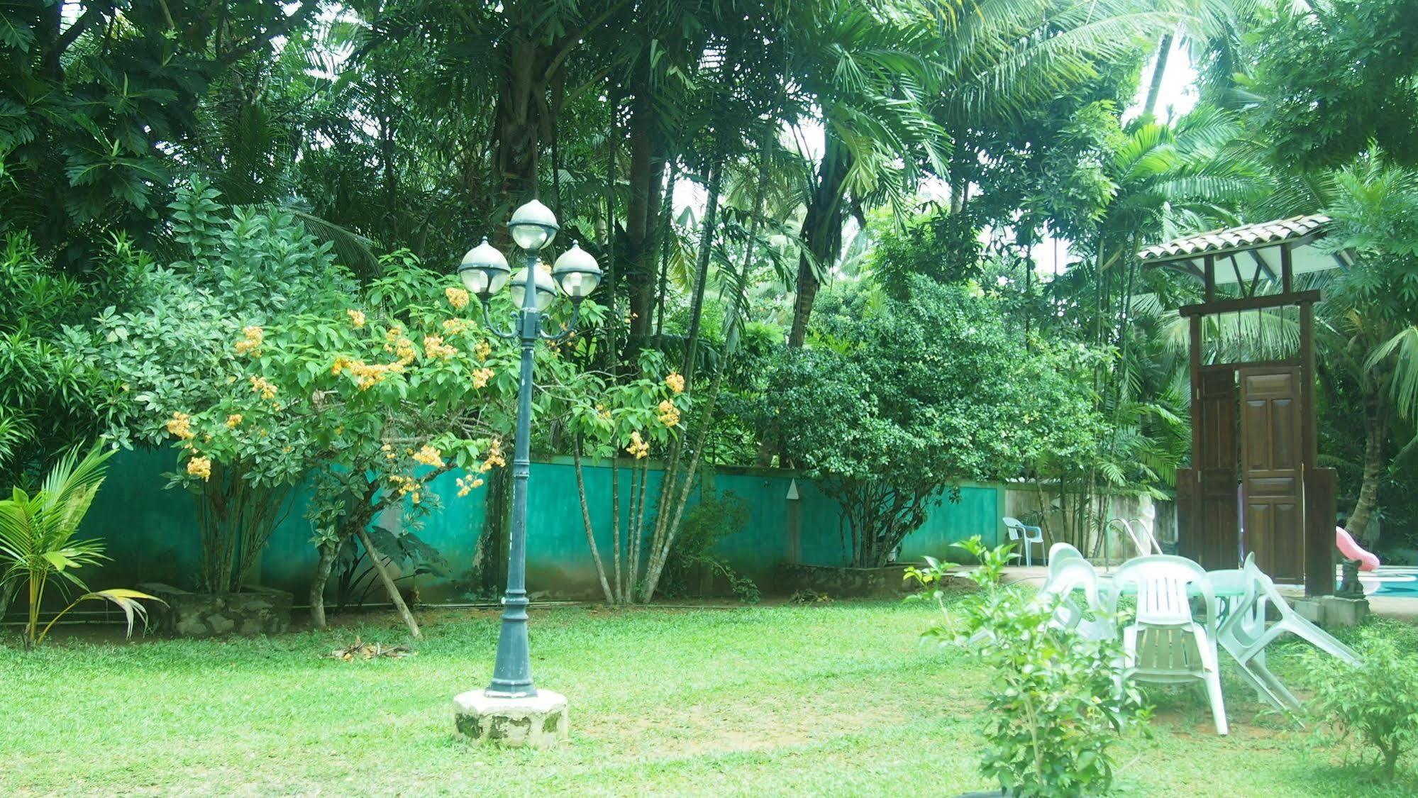 Manik Villa Bentota Exterior photo